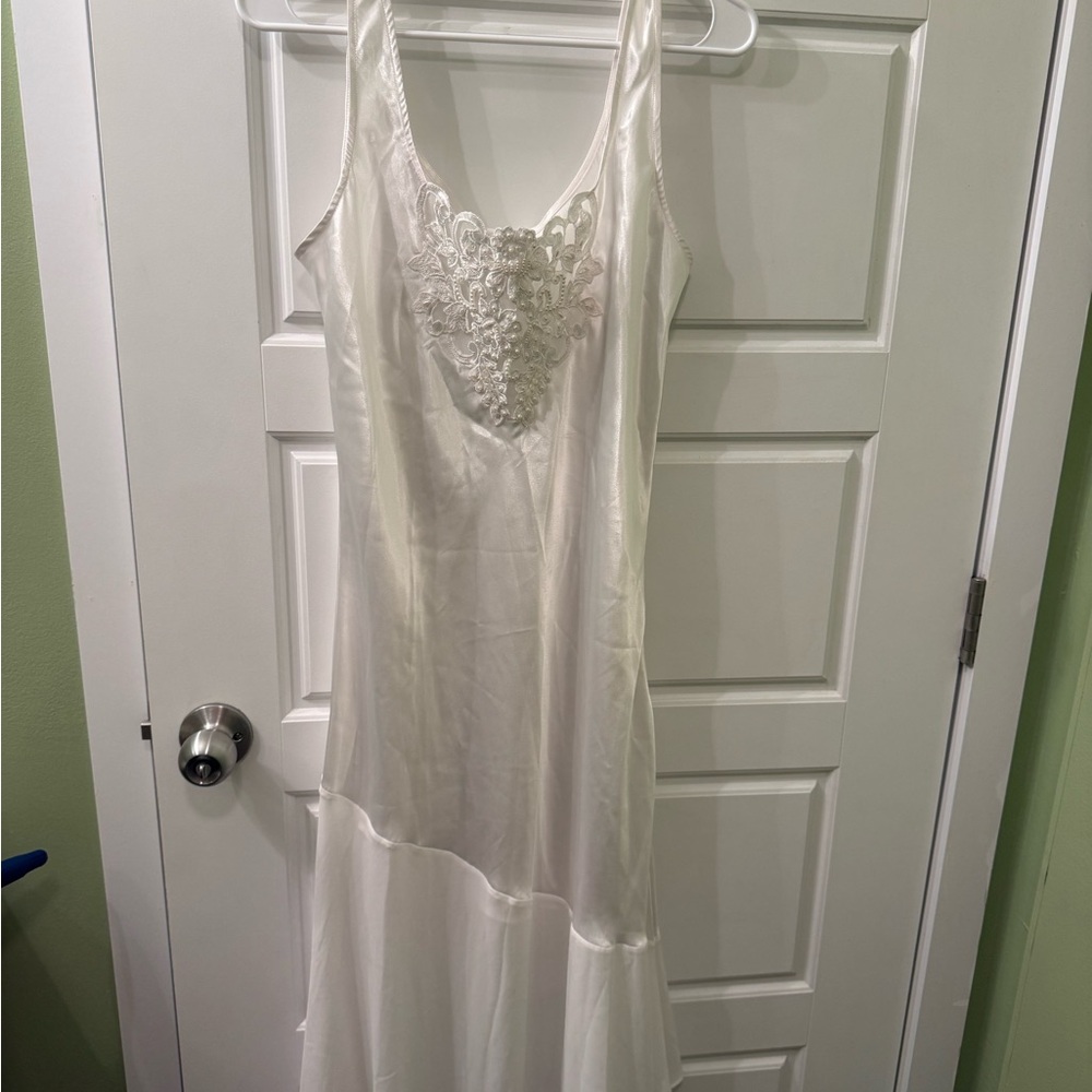Vintage Bridal Elegant White Slip/ Nightgown with Lace and Pearl Detail.